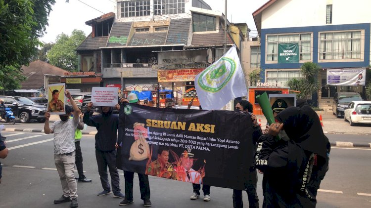 Puluhan Hipma Inhu Lakukan Aksi Demo di Depan Kantor Kejagung RI Jakarta