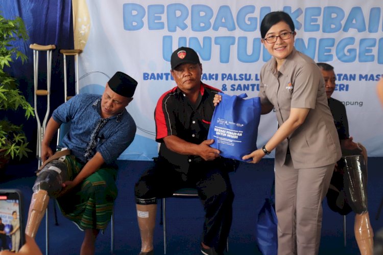 Bakrie Amanah dan PT SEAPI Bantu Penyandang Disabilitas dan Warga Dhuafa di Bandar Lampung