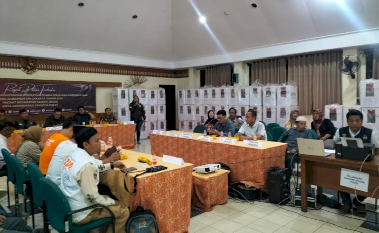 Rapat Pleno Rekapitulasi Suara Pilgub DKI Jakarta 2024 Tingkat Kecamatan Sawah Besar