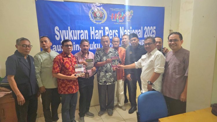Keakraban Warnai Acara Buka Puasa PWI dan Peluncuran Buku Pernak Pernik HPN 2025