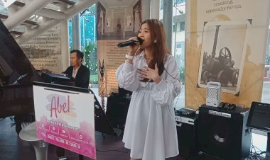 Vokalis Jebolan Indonesian Idol Sesi 7 Hipnotis Seluruh Tamu Undangan Syukuran Launching HarianBerita.ID