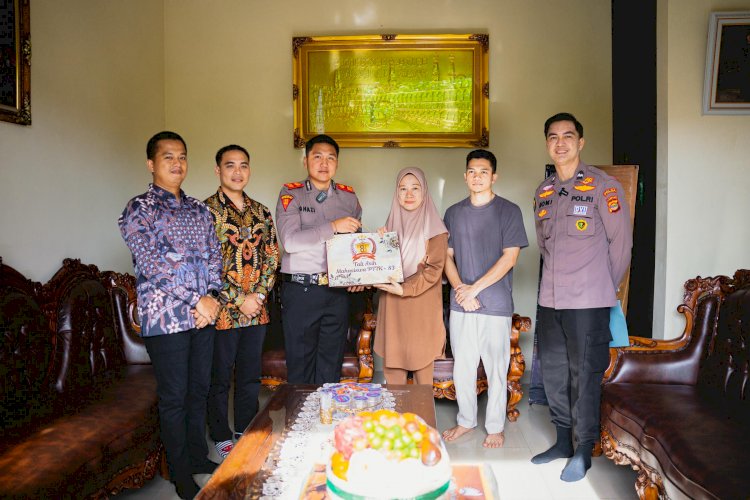 Mahasiswa STIK-PTIK Angkatan 83 Salurkan Bantuan kepada Keluarga Korban Penembakan di Way Kanan
