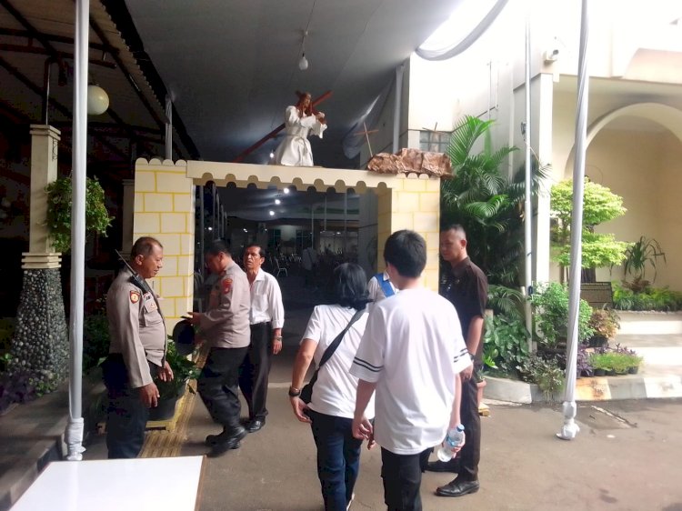 Polri Pastikan Pengamanan Ketat di Gereja St. Paskalis, 1.300 Jemaat Hadiri Misa Kamis Putih