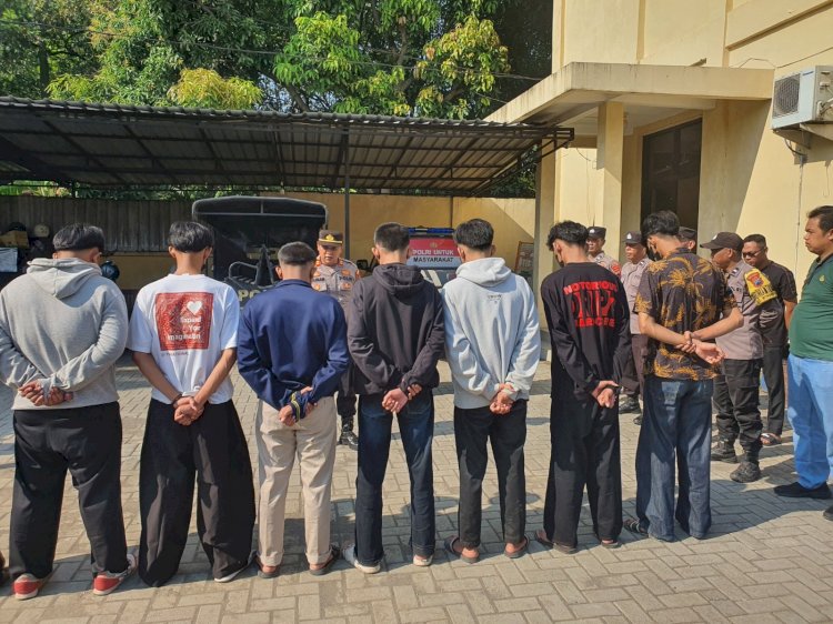 8 Remaja Diduga Gangster Menangis di Hadapan Orang Tua Sampaikan Penyesalan