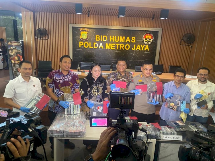 Ditsiber Polda Metro Jaya Tangkap Pelaku Penipuan Lewat WhatsApp, Korban Rugi Rp261 Juta