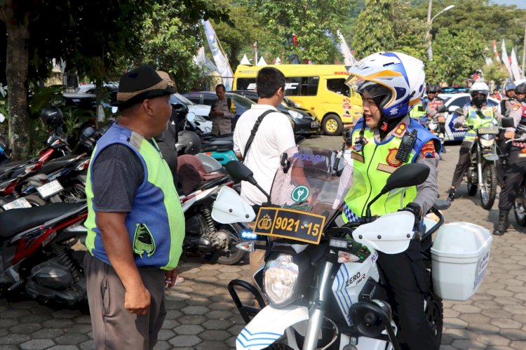 Gunakan Sepeda Motor, Kapolres Semarang Laksanakan Patroli Dialogis Cegah Aksi Premanisme