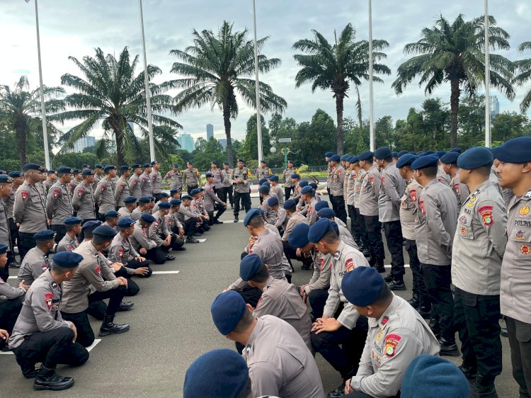 Satuan Brimob Polda Metro Jaya Siaga Amankan Konferensi ke-19 Parlemen OKI di Gedung DPR/MPR RI