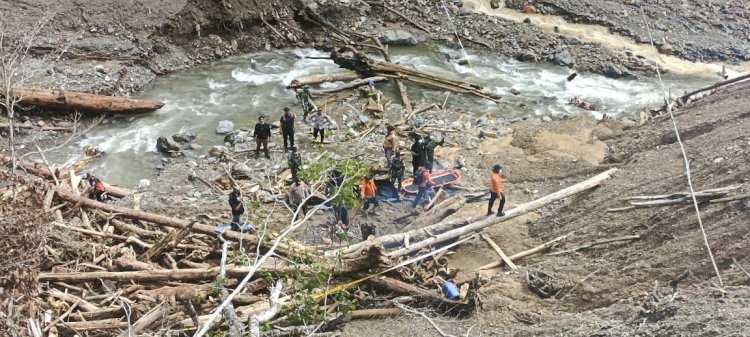 Tim Gabungan Temukan 6 Korban Banjir Bandang di Pegunungan Arfak, Pencarian Dilanjutkan Hari Ini