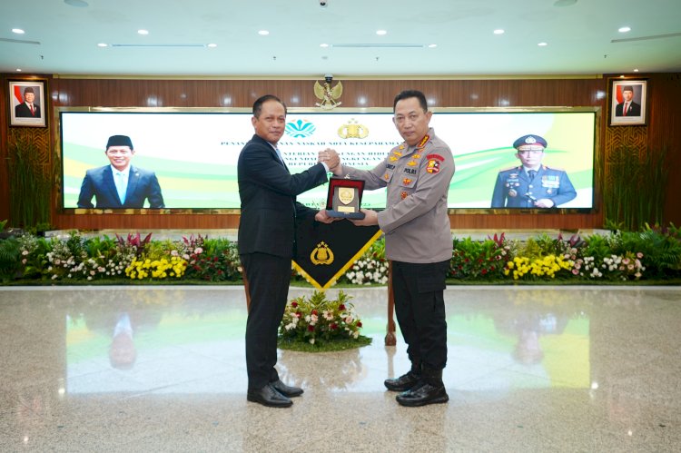 Teken MoU dengan Kementerian LH, Kapolri Komitmen Jaga Kualitas Lingkungan Hidup Jadi Lebih Baik