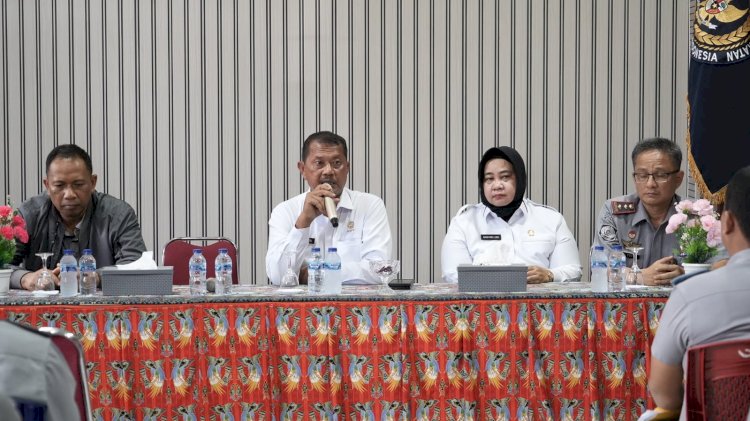Tiba di Nabire, Dirjenpas Langsung Sambangi Petugas Lapas Yang Terluka