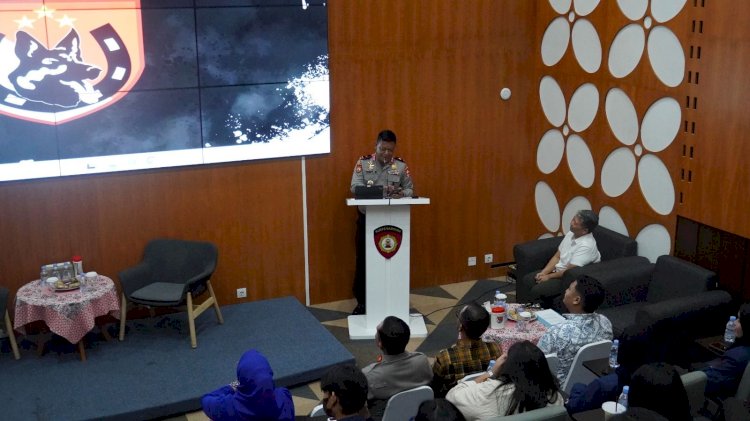 Mahasiswa Hukum Universitas Trisakti Kuliah Umum di Mako Polisi Satwa