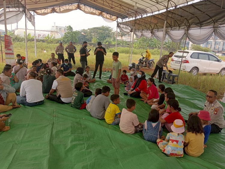 Polwan Polres Metro Jakarta Utara Gelar Trauma Healing untuk Korban Kebakaran di Penjaringan
