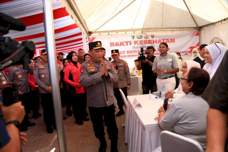 Tinjau Booth Pelayanan Kesehatan Gratis, Kapolri Tegaskan Komitmen Pelayanan Maksimal