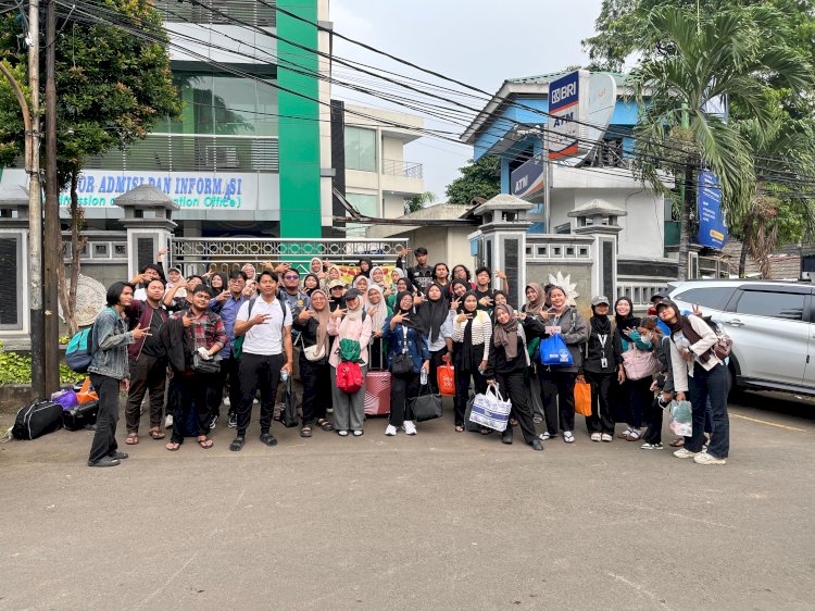 Sukses FISIP UHAMKA Gelar