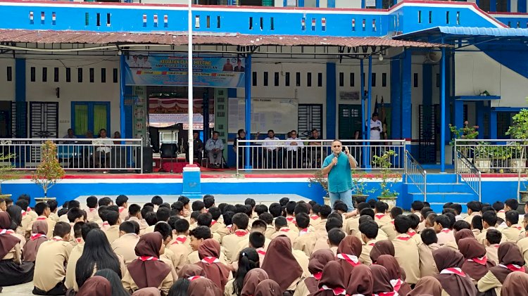 Ketua Umum JMSI Motivasi Siswa SMPN 1 Padangsidimpuan, Tanya Siapa yang Mau Jadi Astronot