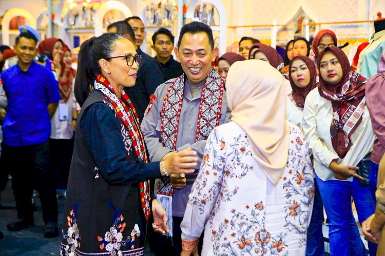 Kapolri Tinjau Bazar Kreasi Bhayangkari Nusantara 2025, Dorong Pertumbuhan UMKM