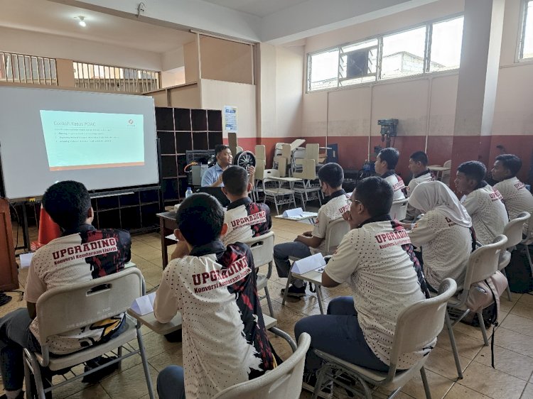 PLN UP2B DKI Jakarta dan Banten Luncurkan Program TJSL Konversi Kendaraan Listrik Di SMK Dinamika Pembangunan 1